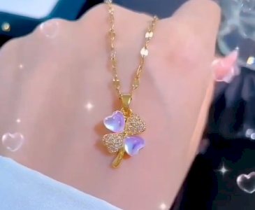 Titanium Steel Lucky Clover Chic Pendant Necklace Romantic Stainless Steel Gift for Women